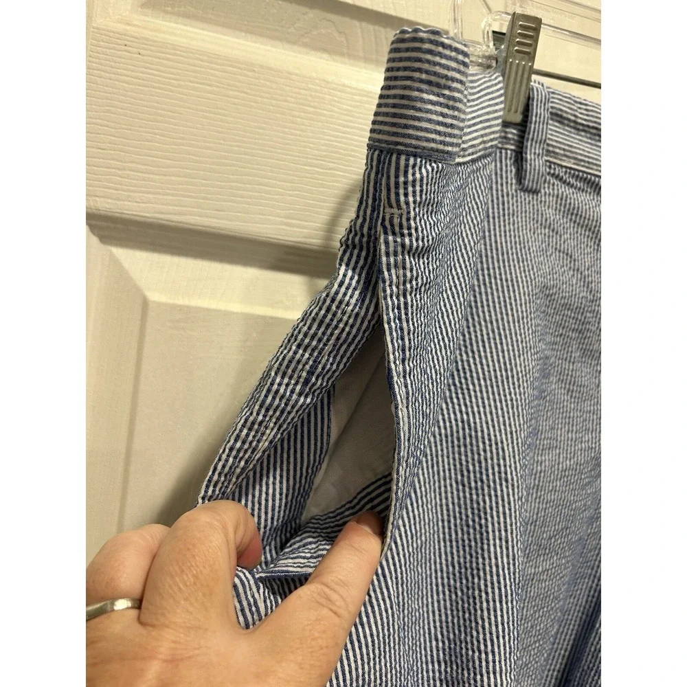 Banana Republic Aiden Club Short Mens 38‎ Blue White Seersucker Striped Shorts